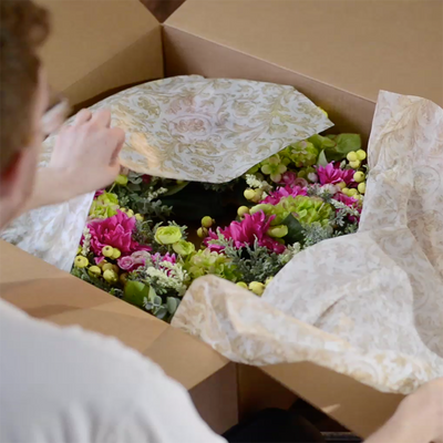 Unboxing a Wreath From Darby Creek Trading: The Perfect Gift for Any Occasion