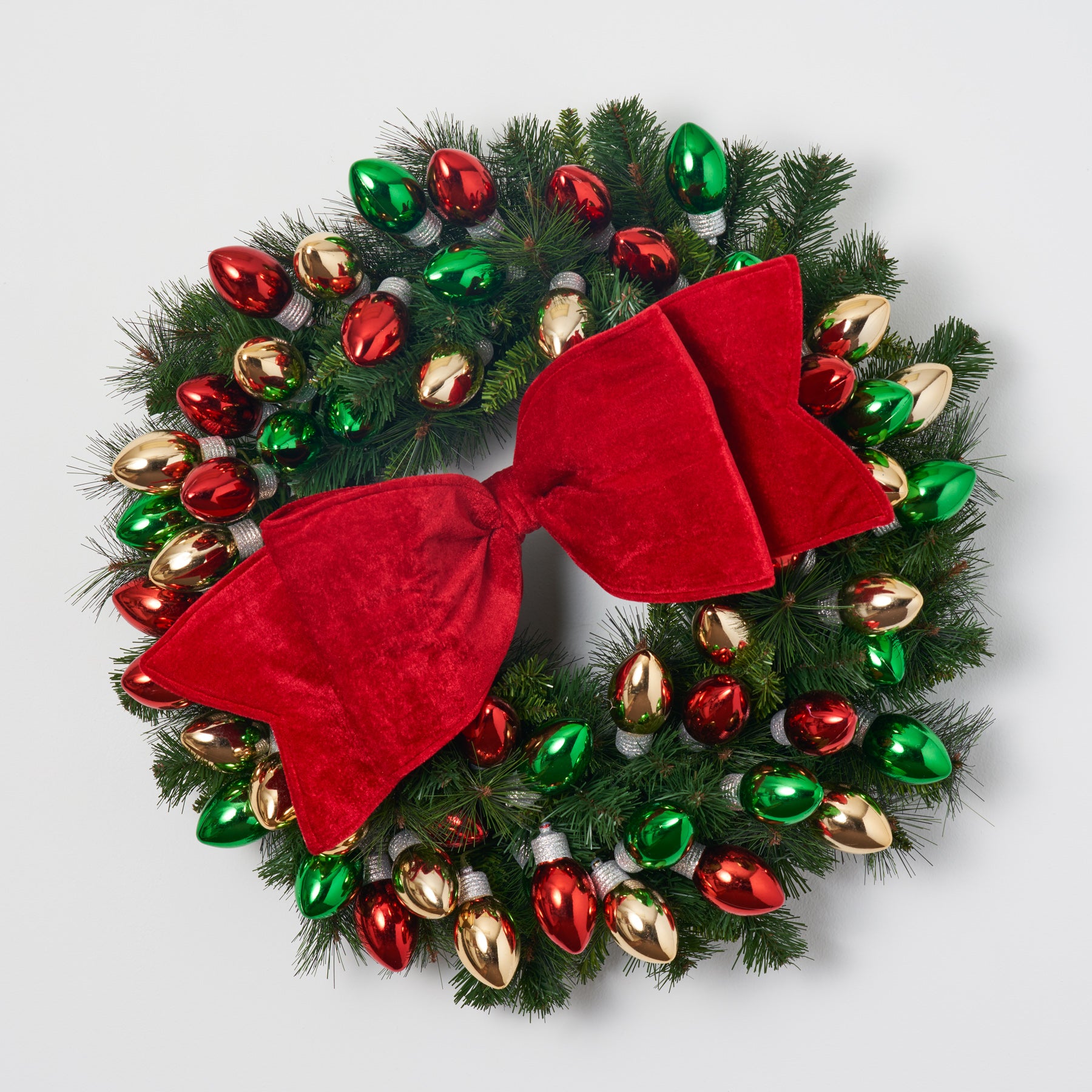 Vintage Style Gold Festive Wreath with Lights