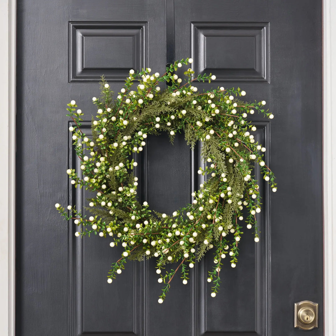Cream White Berry & Boxwood Cedar Greenery Holiday Wreath – 24