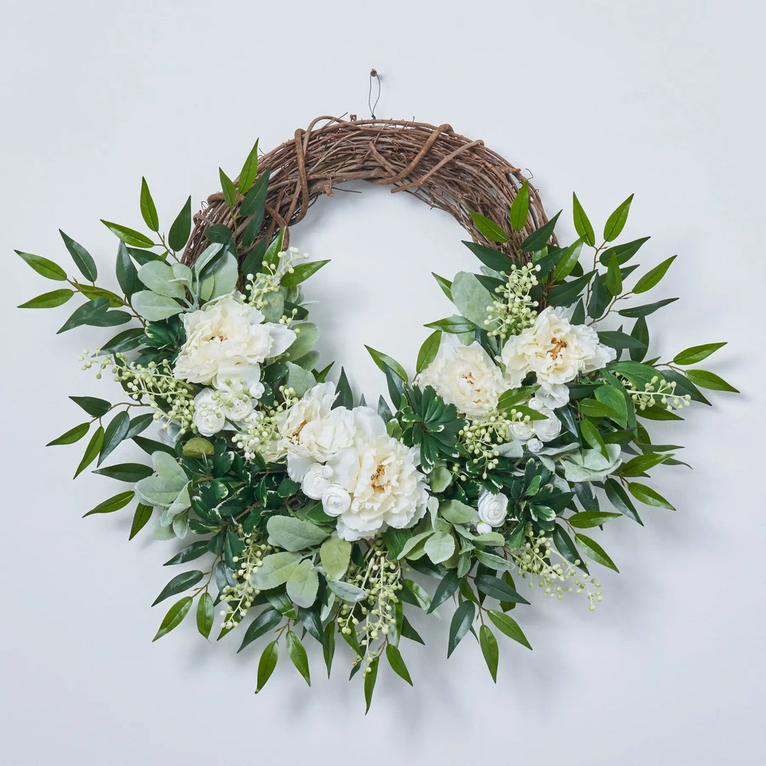 REBORN フラワーリース White Peony, Ranunculus, Lamb's Ear, & Pepperberry Everyday Spring