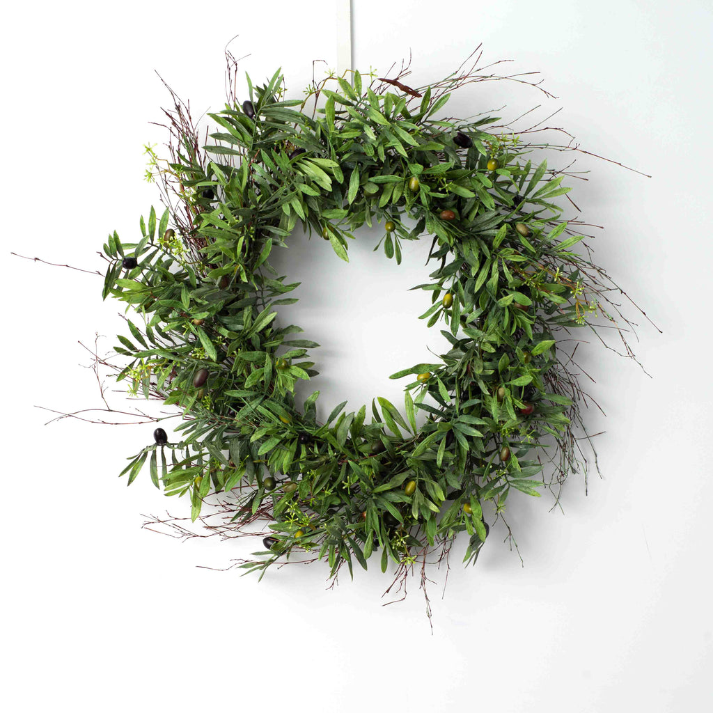 Beautiful, Neutral Eucalyptus & Olive Leaf Wreath featuring White Berr –  Cul de Sac Critters