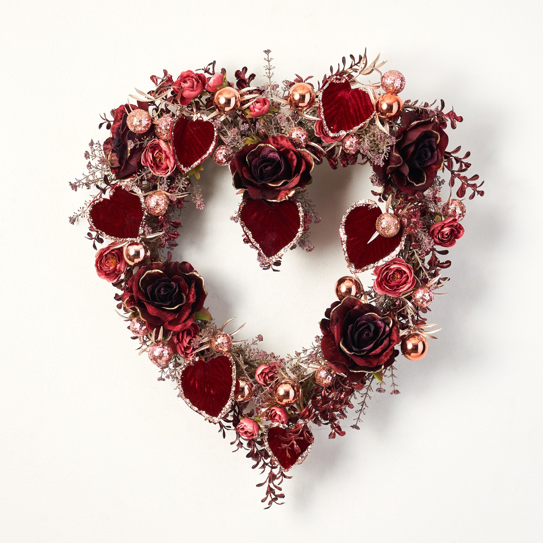 Golden Kiss Valentine's Day XO Wreath - TwoInspireYou