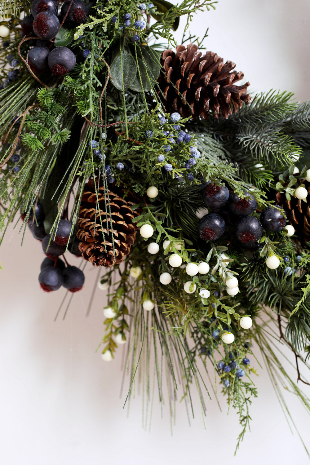 70cm Pine cone and blueberry offers wreath