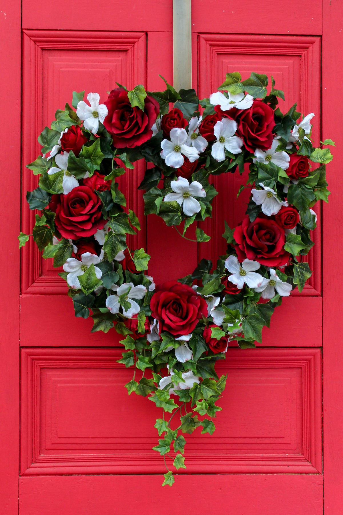 Red Rose, White Dogwood & Ivy Valentine's Heart Wreath – Darby