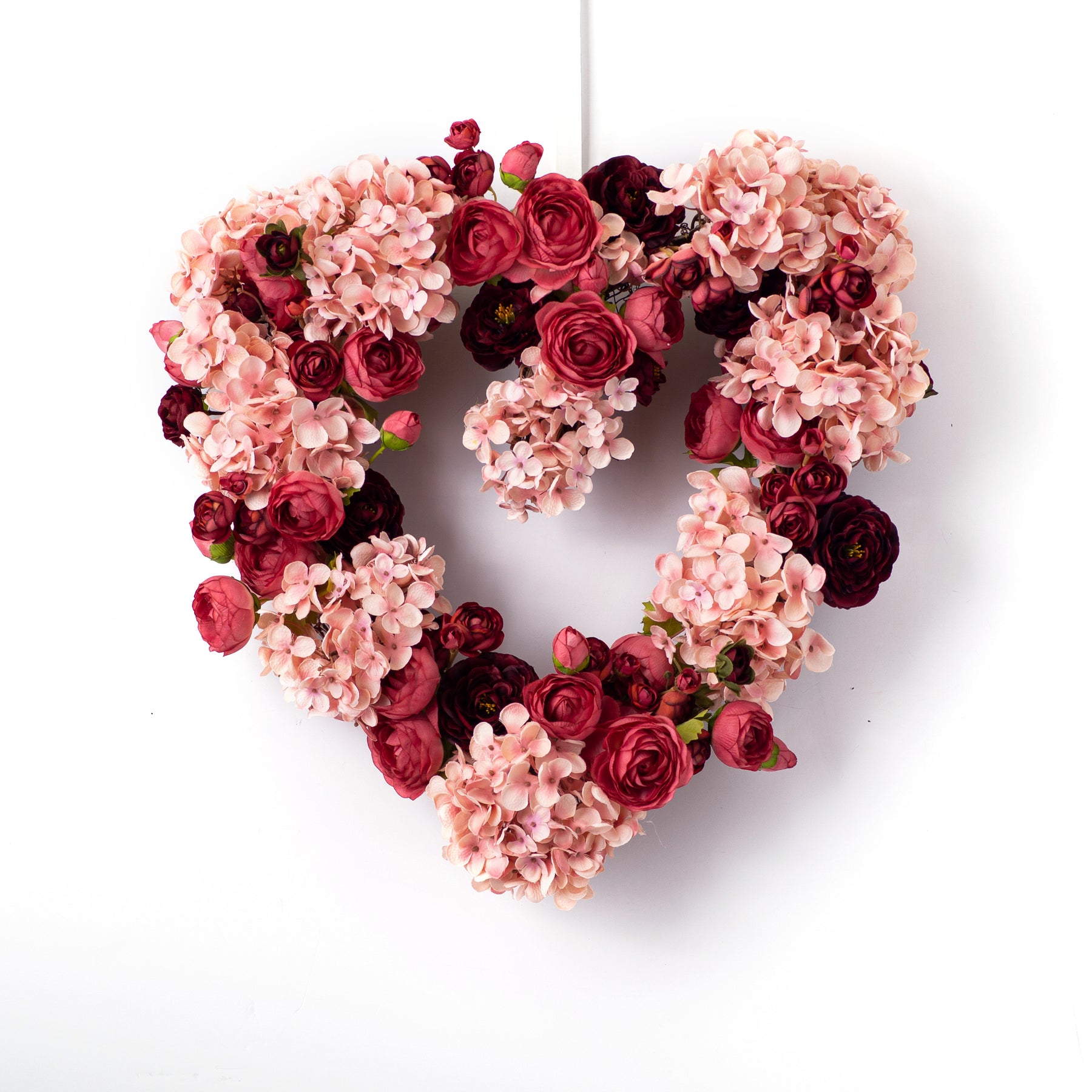 Dried hydrangea heart for Valentine's Day - Cloverhome